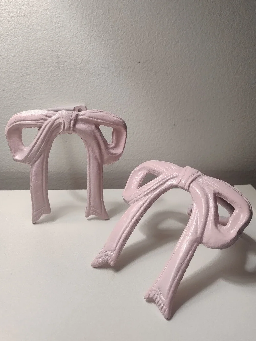 Vintage Tender Heart Treasures Painted Pink Bow Curtain Tiebacks 60175